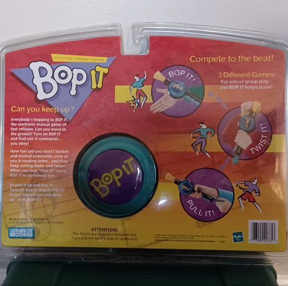 Vintage 1999 Original Bop It Game Electronic Talking Memory Game Still Sealed - Picture 2 of 3